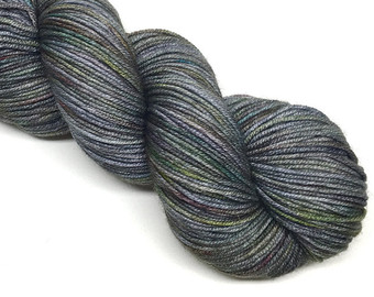 Willow Lake - LIVY DK - Superwash Merino variegated yarn pool blue gray grey green tonal